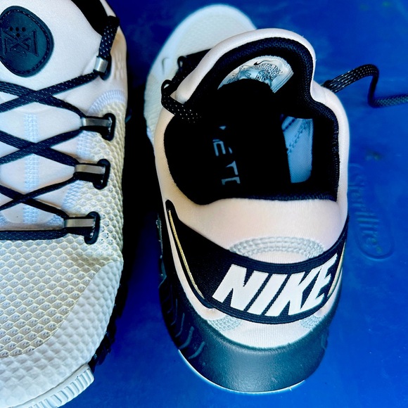 Nike men 9 sneakers, new, black white, metcon - Picture 2 of 6